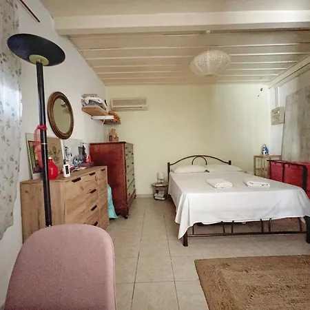 Filoxenos Corfu Island 公寓 Mantouki